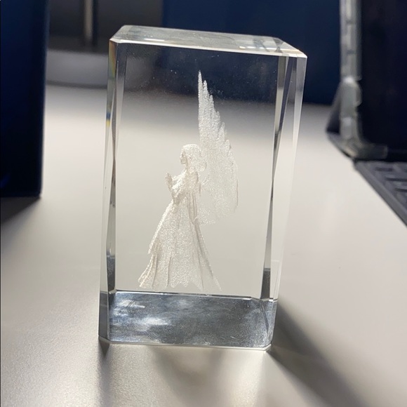 crystal cube icon with engraved angel - Picture 5 of 5